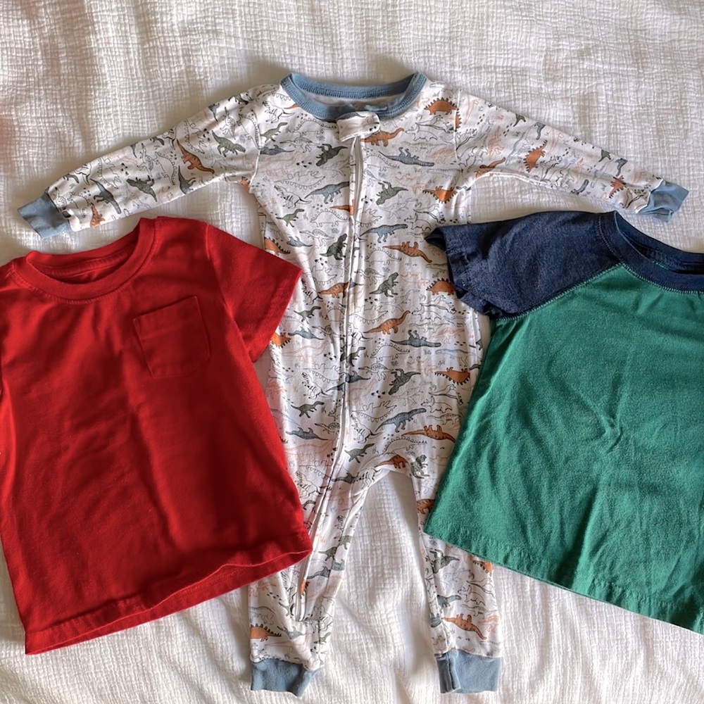 18 month bundle, Dino footless pajamas, 2 tshirts